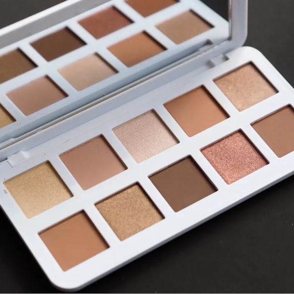 Models Own | Barely There 2 Eyeshadow Palette - Picture 2 of 4